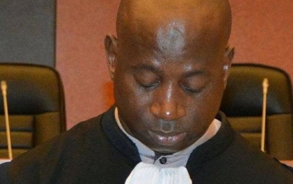 Le bâtonnier à Seynabou Ndiaye Diakhaté : « Vous aurez affaire à des gens très puissants, des gens d’une extraordinaire lâcheté » Le bâtonnier à Seynabou Ndiaye Diakhaté : « Vous aurez affaire à des gens très puissants, des gens d’une extraordinaire lâcheté »