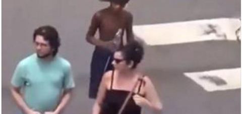 Rio 2016 : Regardez comment les voleurs détroussent les touristes Rio 2016 : Regardez comment les voleurs détroussent les touristes