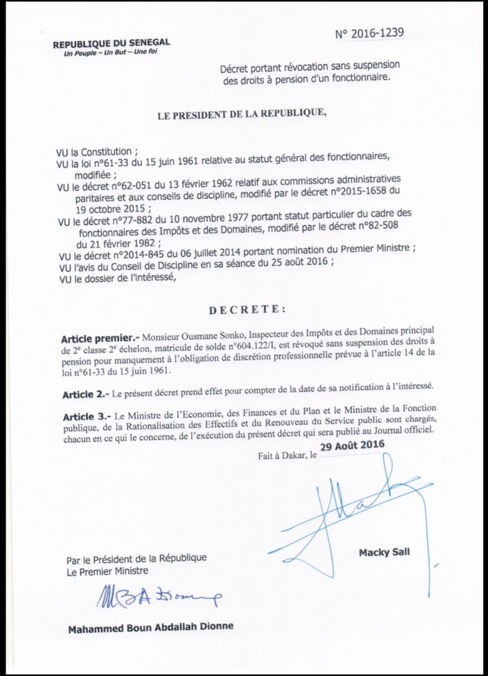 Vidéo: Urgent: Ousmane Sonko radié de la fonction publique par decret présidentiel Vidéo: Urgent: Ousmane Sonko radié de la fonction publique par decret présidentiel
