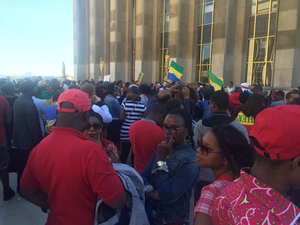 Les Gabonais de Paris rejettent la décision de la Cour Constitutionnelle et proclament Jean Ping Président Les Gabonais de Paris rejettent la décision de la Cour Constitutionnelle et proclament Jean Ping Président