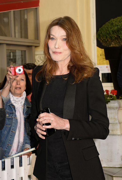 Carla Bruni, l'ex première dame obsédée par l'argent ? Carla Bruni, l'ex première dame obsédée par l'argent ?