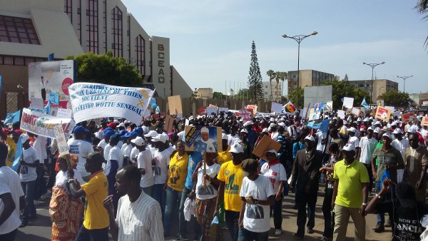 Les manifestants de la marche du 14 octobre à Dakar Les manifestants de la marche du 14 octobre à Dakar
