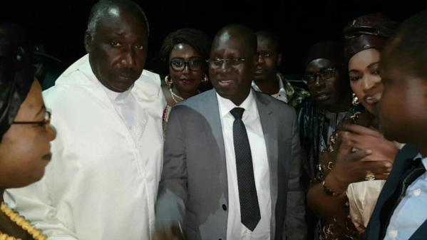 France : Le Ministre Yakham Mbaye et le DG de l’ARTP, Abdoul Karim Sall président un meeting dans le Val-d’Oise