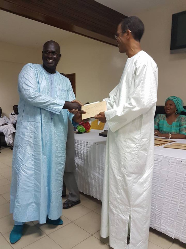 Subvention communale : Le maire de Dakar-Plateau, Alioune Ndoye à fond dans le social Subvention communale : Le maire de Dakar-Plateau, Alioune Ndoye à fond dans le social