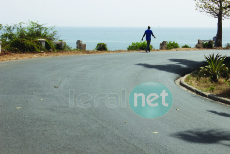 Quand la route de la corniche Est expose les automobilistes à des dangers… Quand la route de la corniche Est expose les automobilistes à des dangers…
