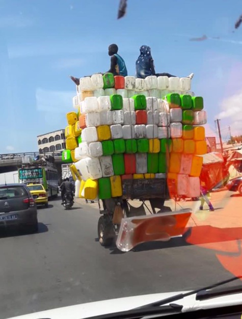 Ces images qui illustrent le mauvais comportement des conducteurs et usagers de la route au Sénégal