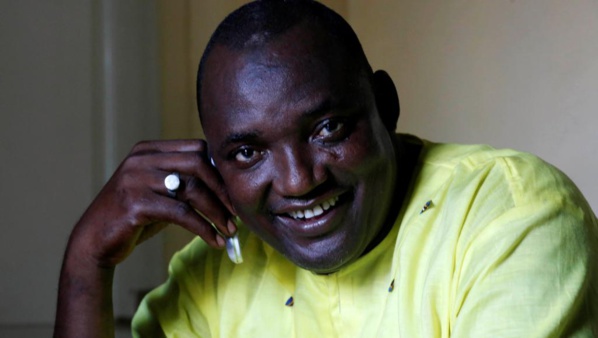 Adama Barrow, président gambien : «le Sénégal entoure la Gambie. Notre meilleur ami au monde devrait donc être le Sénégal» Adama Barrow, président gambien : «le Sénégal entoure la Gambie. Notre meilleur ami au monde devrait donc être le Sénégal»