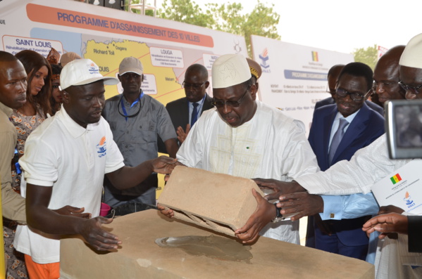 Les images de la visite du Président Macky Sall à Louga Les images de la visite du Président Macky Sall à Louga