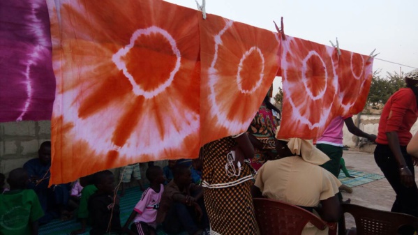 Photos-Activités de création manuelle pour les talibés Petites Gouttes Photos-Activités de création manuelle pour les talibés Petites Gouttes