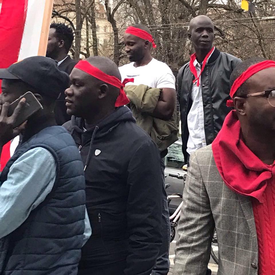 Forte mobilisation : 19 personnes de l'opposition sénégalaise ont manifesté à Genève ( Photos) Forte mobilisation : 19 personnes de l'opposition sénégalaise ont manifesté à Genève ( Photos)