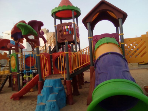 Le maire de la commune de Sicap liberté (Santhie Agne) a inauguré la place de Dream Park