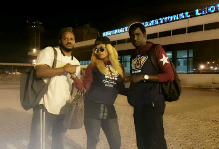 Hip- Hop Galsen à Paris: Déesse Major en compagnie des rappeurs et des animateurs Hip- Hop Galsen à Paris: Déesse Major en compagnie des rappeurs et des animateurs