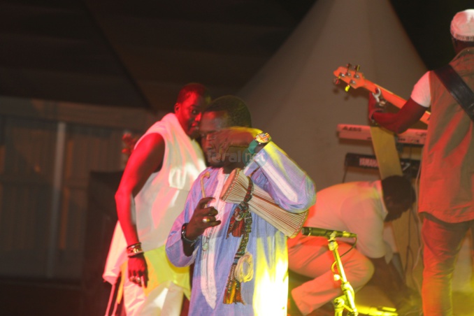 Titi casse la baraque à Thiès le temps d'un concert à la place de France Titi casse la baraque à Thiès le temps d'un concert à la place de France