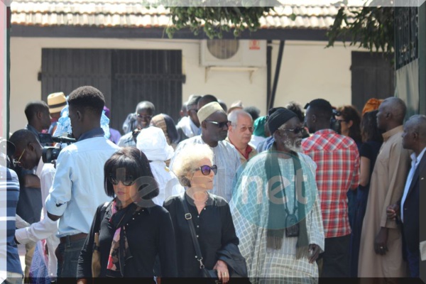Vidéo et photos: la levée du corps de Issa Samb alias Joe Ouakam 