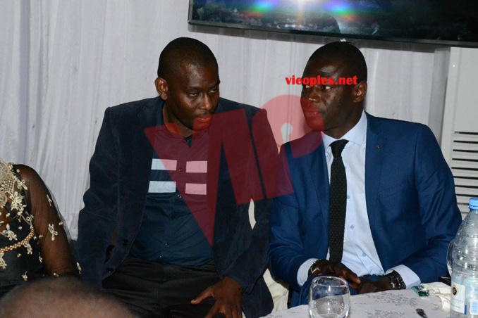 2 photos : Malal Junior Diagne, l'inimitable journaliste de la TFM danse avec Pape Diouf 2 photos : Malal Junior Diagne, l'inimitable journaliste de la TFM danse avec Pape Diouf