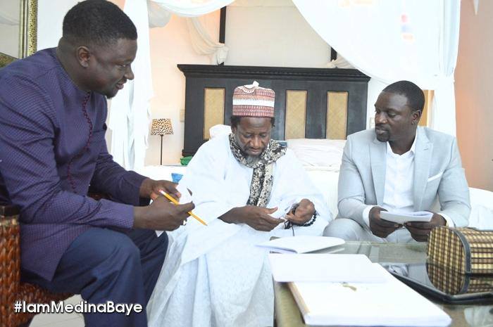 ( 05 Photos ) Akon et Thione Niang rendent visitent à Cheikh Mahi Cissé à Médina Baye... ( 05 Photos ) Akon et Thione Niang rendent visitent à Cheikh Mahi Cissé à Médina Baye...