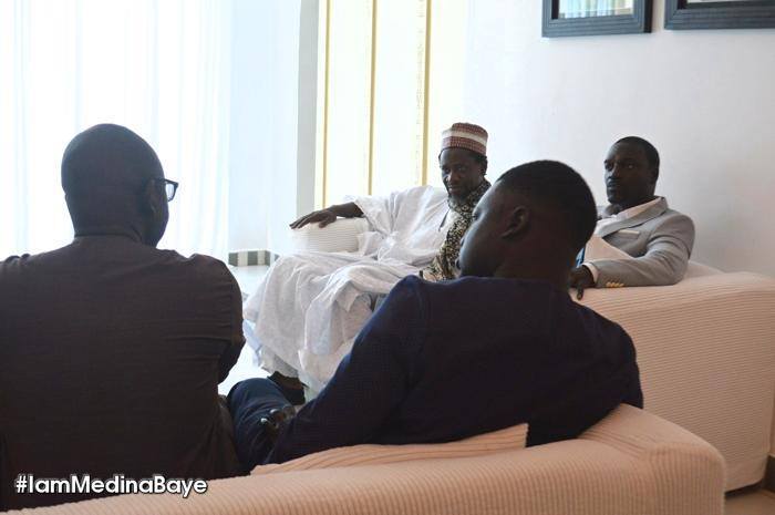 ( 05 Photos ) Akon et Thione Niang rendent visitent à Cheikh Mahi Cissé à Médina Baye... ( 05 Photos ) Akon et Thione Niang rendent visitent à Cheikh Mahi Cissé à Médina Baye...