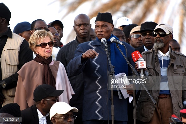 A 91 ans, Abdoulaye Wade, la candidature de trop ? A 91 ans, Abdoulaye Wade, la candidature de trop ?
