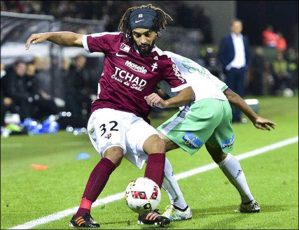 Mercato Estival: Assou-Ekotto prolonge d'un an au FC Metz Mercato Estival: Assou-Ekotto prolonge d'un an au FC Metz