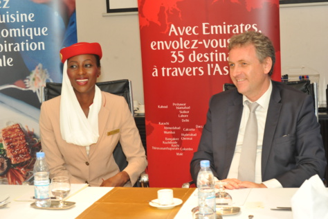 Fatoumata Sow, hôtesse de l'air à Fly Emirates, nous dévoile son quotidien (photos)