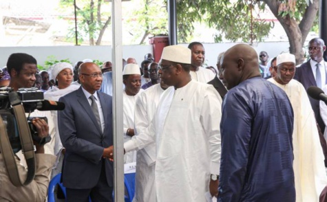 Le Président Macky Sall a assisté à la levée du corps de Babacar Ndiaye, ancien Président de la BAD (images) Le Président Macky Sall a assisté à la levée du corps de Babacar Ndiaye, ancien Président de la BAD (images)