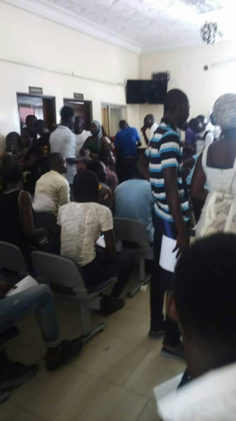 Don de sang: Très forte affluence des jeunes au Centre de transfusion sanguine, ce lundi Don de sang: Très forte affluence des jeunes au Centre de transfusion sanguine, ce lundi
