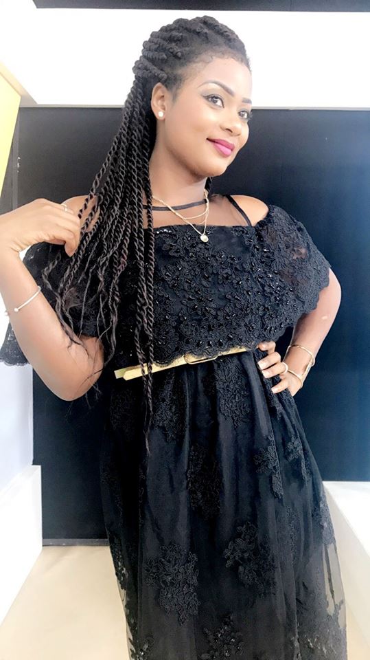 ( 05 Photos ) Merry Bey étale toute sa classe dans une belle robe noire!! ( 05 Photos ) Merry Bey étale toute sa classe dans une belle robe noire!!