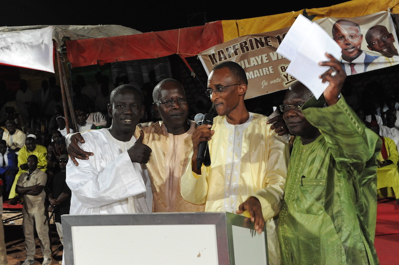 Le PM qualifie l’opposition de LSD, à Kaffrine: Leral, Seneweb, Dakaractu ou Substance hallucinogène? Le PM qualifie l’opposition de LSD, à Kaffrine: Leral, Seneweb, Dakaractu ou Substance hallucinogène?