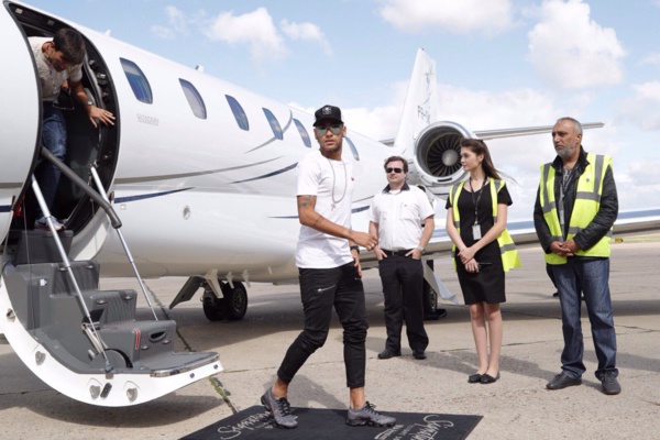 Les premiers images de Neymar à Paris