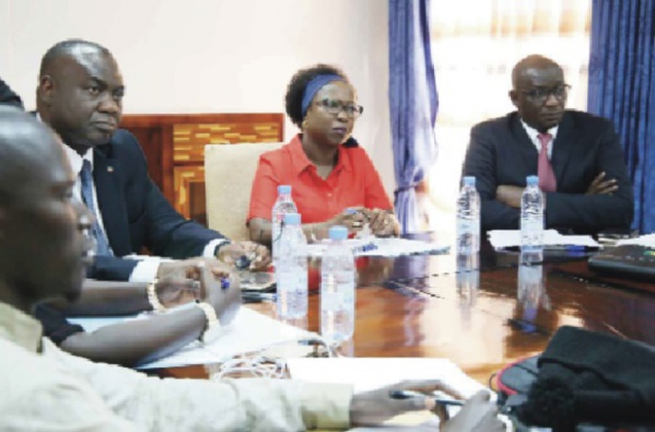 Paiement des contractuels et des primes de motivation dans la sante : L’Etat dégage 5,2 milliards de FCfa Paiement des contractuels et des primes de motivation dans la sante : L’Etat dégage 5,2 milliards de FCfa