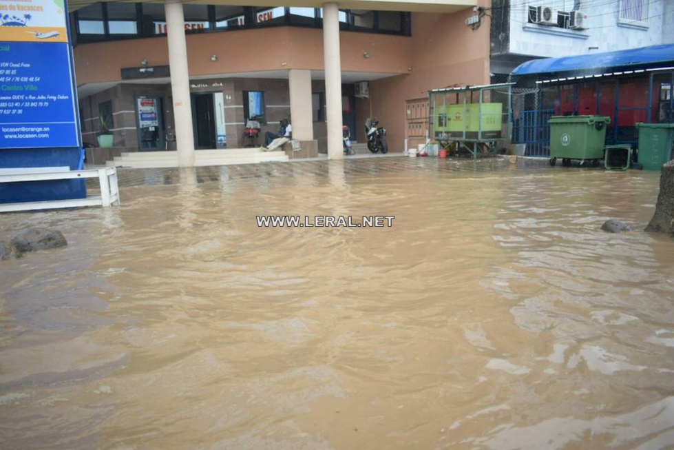 Photos: Dakar sous les eaux