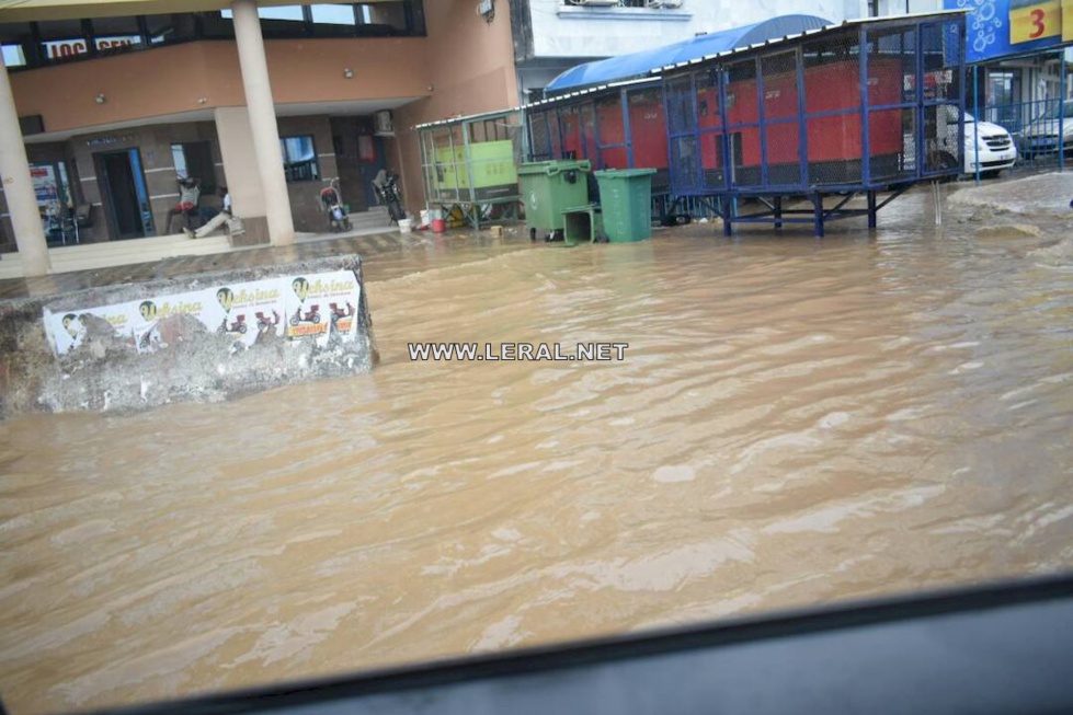 Photos: Dakar sous les eaux Photos: Dakar sous les eaux