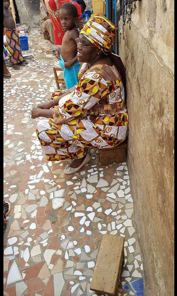 ( 03 Photos ) Ce geste de Marème Faye Sall vous laissera sans voix: La Première dame a rendu visite à celle qui était la … ( 03 Photos ) Ce geste de Marème Faye Sall vous laissera sans voix: La Première dame a rendu visite à celle qui était la …