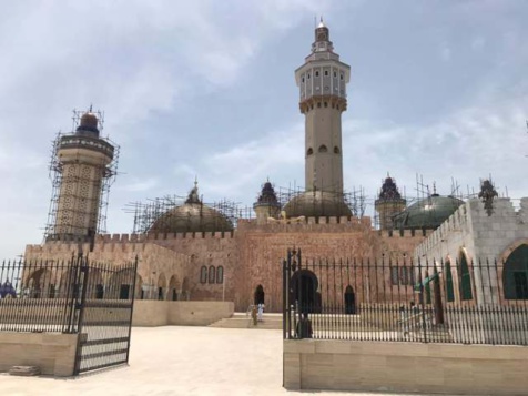 La journaliste gambienne, Fatou Camara fait acte d'allégeance à Serigne Bass Abdou Khadre La journaliste gambienne, Fatou Camara fait acte d'allégeance à Serigne Bass Abdou Khadre