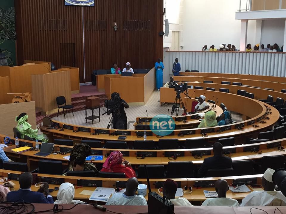 Photos: En images le climat qui règne dans l’hémicycle – Regardez ! Photos: En images le climat qui règne dans l’hémicycle – Regardez !