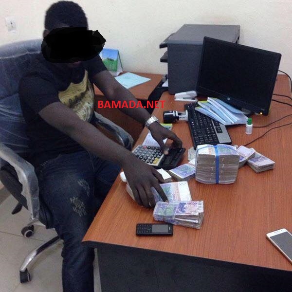 Scandale à la cour d’Appel de Dakar. Une dizaine de personnes placées sous mandat de dépôt Scandale à la cour d’Appel de Dakar. Une dizaine de personnes placées sous mandat de dépôt
