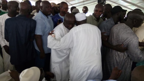 Tivaouane : Idrissa Seck et des responsables du parti Rewmi ont présenté leurs condoléances à la famille Sy (Images)