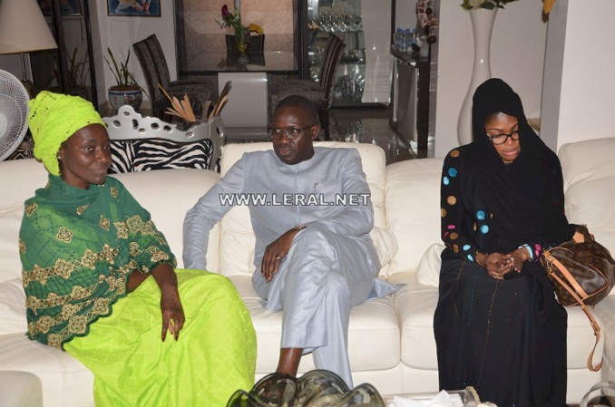 Photos : Aïssata Tall Sall et Mankeur Ndiaye présentent leurs condoléances chez Coumba Gawlo  