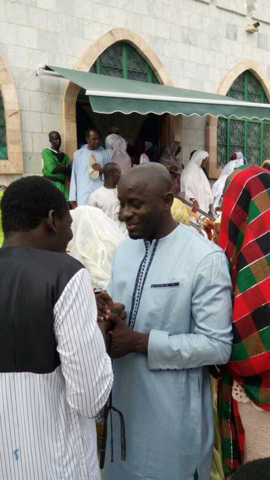 (Photos) Thierno Bocoum à TOUBA pour recueillir des prières avec son... (Photos) Thierno Bocoum à TOUBA pour recueillir des prières avec son...