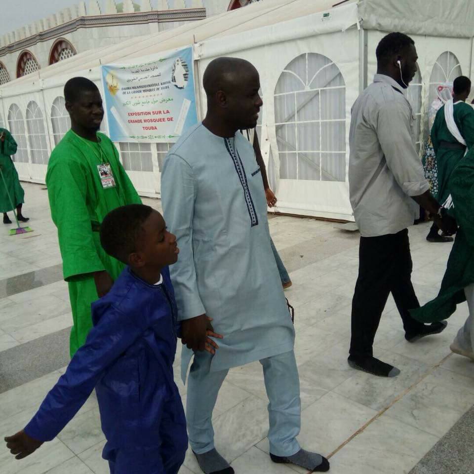 (Photos) Thierno Bocoum à TOUBA pour recueillir des prières avec son... (Photos) Thierno Bocoum à TOUBA pour recueillir des prières avec son...