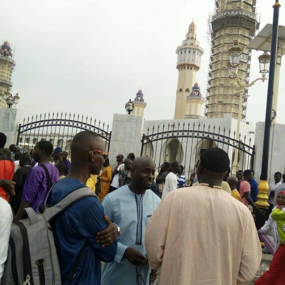 (Photos) Thierno Bocoum à TOUBA pour recueillir des prières avec son... (Photos) Thierno Bocoum à TOUBA pour recueillir des prières avec son...