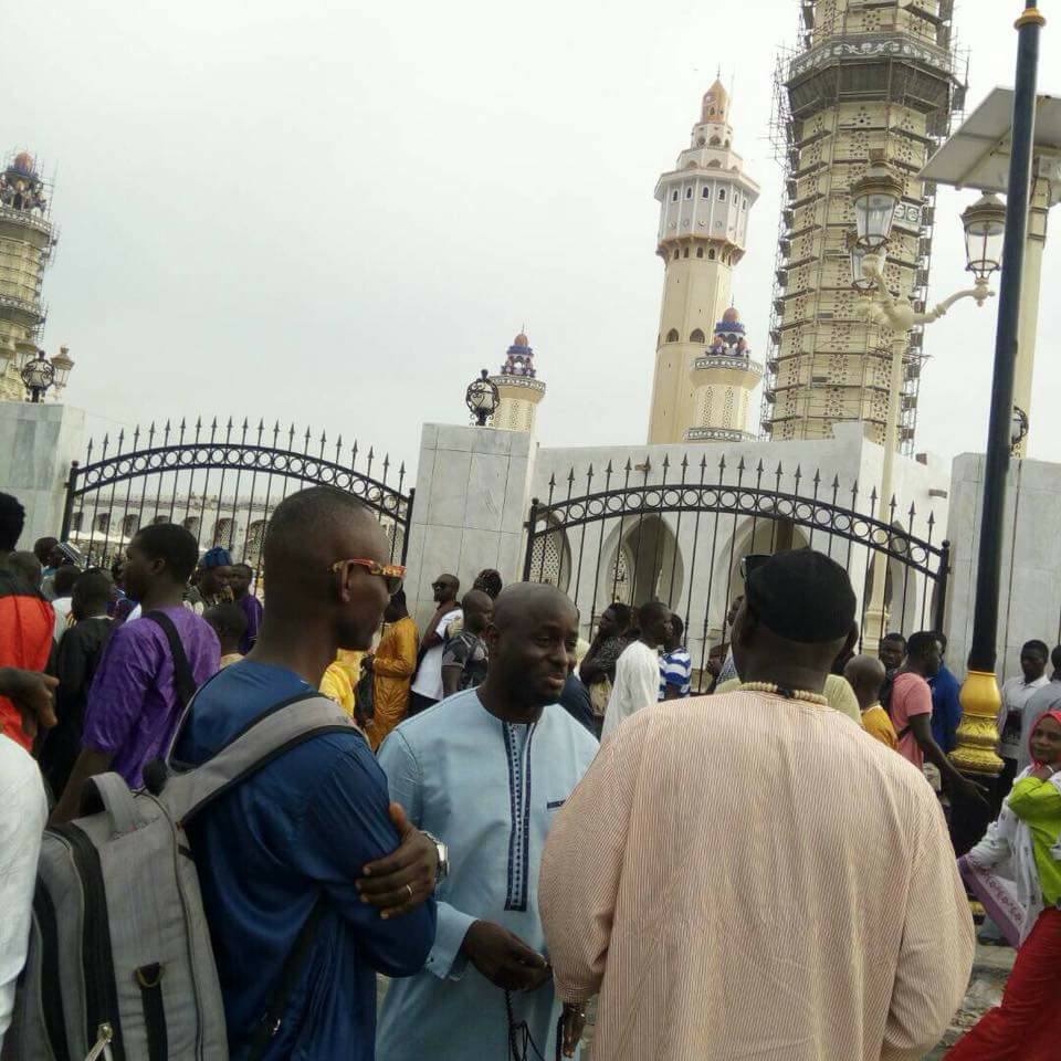 (Photos) Thierno Bocoum à TOUBA pour recueillir des prières avec son...