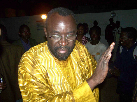 Les Mackystes de Touba et de Mbacké rejettent le choix porté sur Cissé LO pour diriger localement Les Mackystes de Touba et de Mbacké rejettent le choix porté sur Cissé LO pour diriger localement