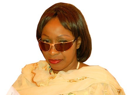 Awa Ndiaye, ministre d'Etat : "Nous allons élire Wade et il passera le pouvoir à Karim..." (Audio) Awa Ndiaye, ministre d'Etat : "Nous allons élire Wade et il passera le pouvoir à Karim..." (Audio)