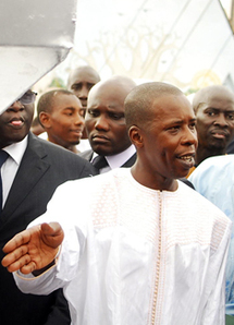 OPINION : Cheikh Amar, un preux récidiviste OPINION : Cheikh Amar, un preux récidiviste