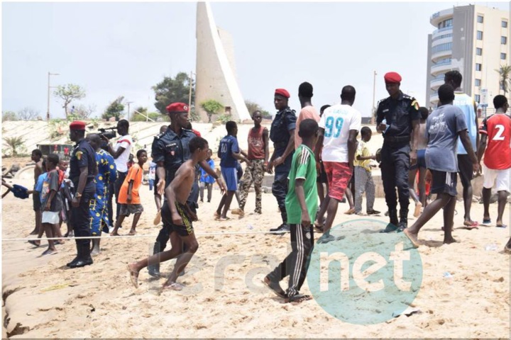 Photos : les images de la pirogue des migrants qui à échoué au large de la porte du Millénaire Photos : les images de la pirogue des migrants qui à échoué au large de la porte du Millénaire
