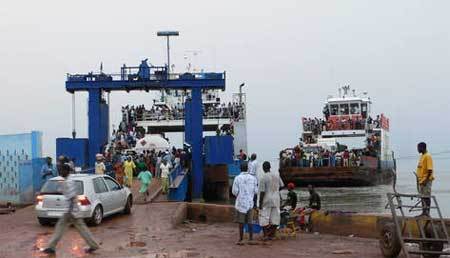 Les transporteurs sénégalais boycottent la Gambie Les transporteurs sénégalais boycottent la Gambie