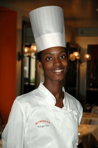 Rougi Dia, maître de cuisine du 144 Petrossian Rougi Dia, maître de cuisine du 144 Petrossian