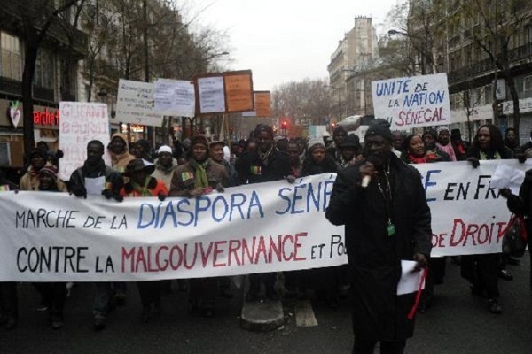 SERIE DE MANIFESTATIONS CONTRE LE CHEF DE L'ETAT SENEGALAIS AUX ETATS-UNIS ET EN FRANCE : La diaspora traque Wade SERIE DE MANIFESTATIONS CONTRE LE CHEF DE L'ETAT SENEGALAIS AUX ETATS-UNIS ET EN FRANCE : La diaspora traque Wade