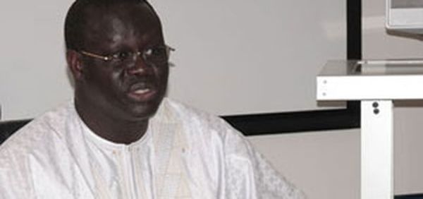 MEILLEURES PRATIQUES POUR ECONOMISER L’ENERGIE : Le directeur général de la Senelec promet 3 500 000 lampes à basse consommation à travers le Sénégal MEILLEURES PRATIQUES POUR ECONOMISER L’ENERGIE : Le directeur général de la Senelec promet 3 500 000 lampes à basse consommation à travers le Sénégal